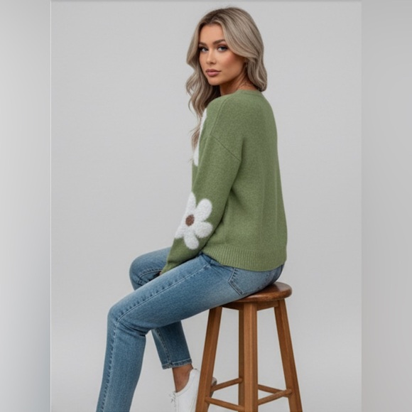 Green Fuzzy Floral Pattern Drop Shoulder Sweater - Picture 3 of 9